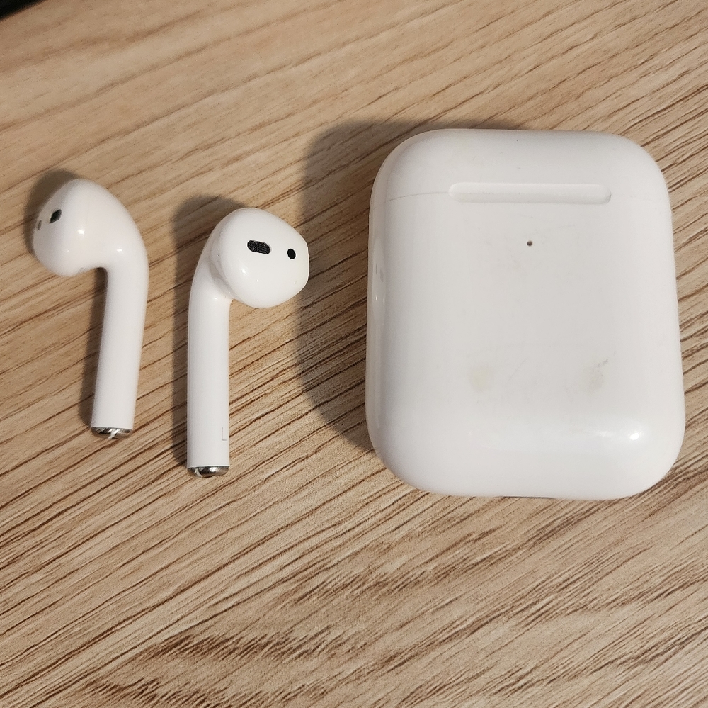 Apple air pods 1st generation